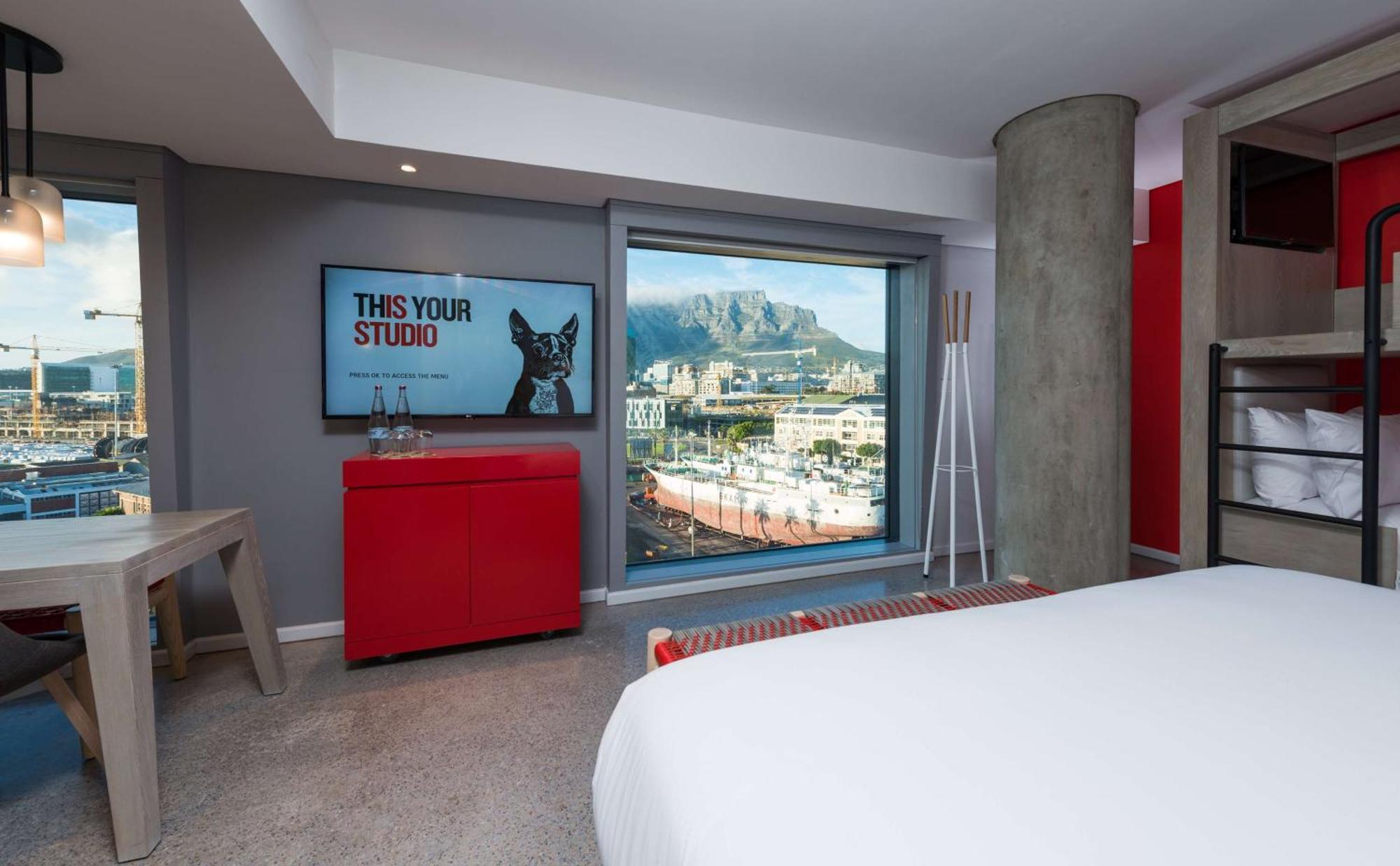 Radisson Red Hotel V&A Waterfront Città del Capo Esterno foto